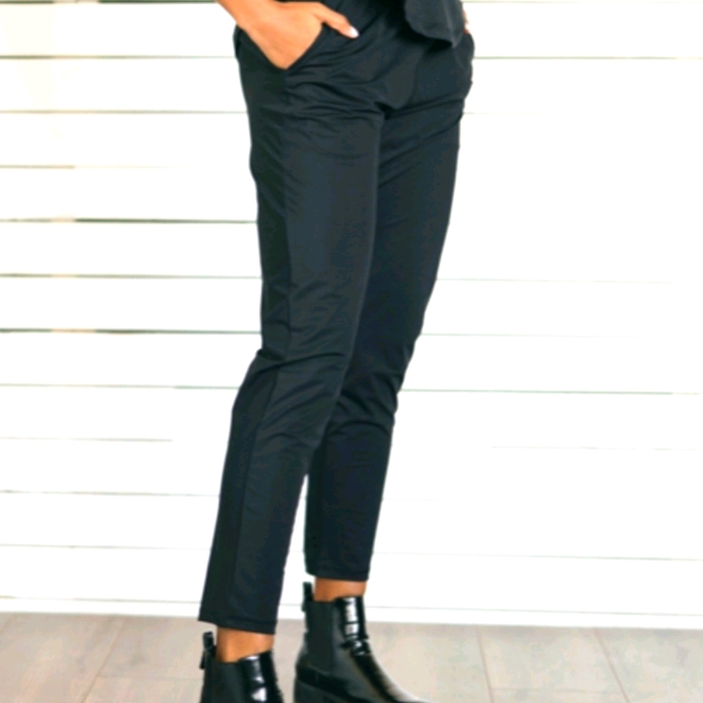 Zyia black everywhere pants